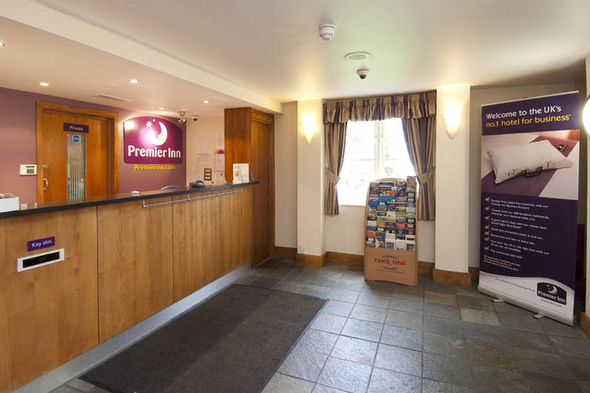 Premier Inn Manchester - Heaton Park מראה חיצוני תמונה