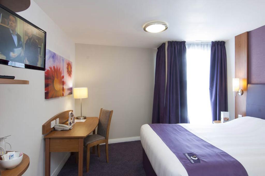 Premier Inn Manchester - Heaton Park מראה חיצוני תמונה