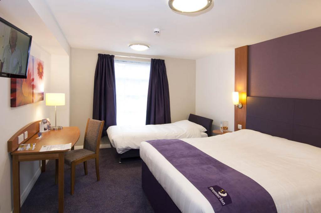 Premier Inn Manchester - Heaton Park מראה חיצוני תמונה