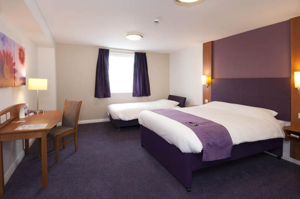 Premier Inn Manchester - Heaton Park מראה חיצוני תמונה