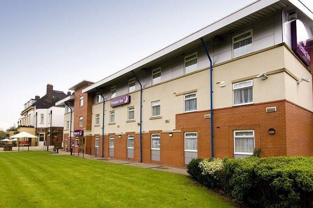 Premier Inn Manchester - Heaton Park מראה חיצוני תמונה