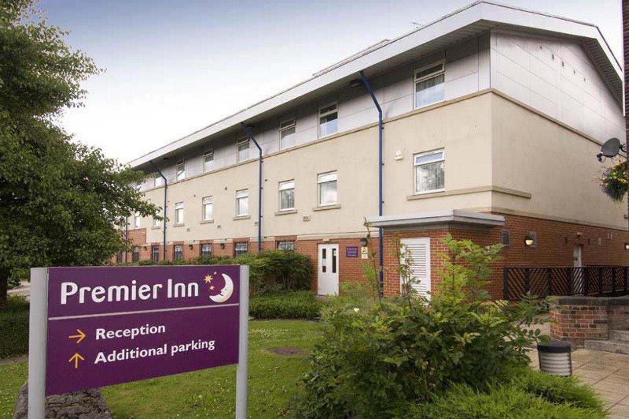 Premier Inn Manchester - Heaton Park מראה חיצוני תמונה